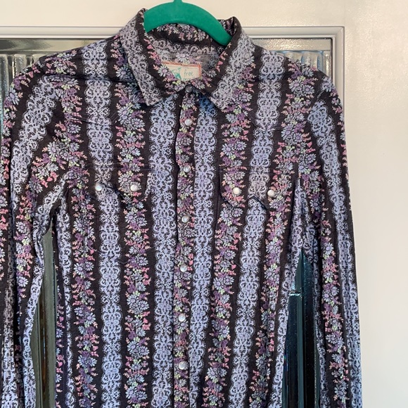 FREE PEOPLE COLLAR SNAP SHIRT SMALL NWT - Picture 5 of 6